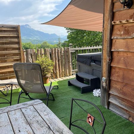 La Cabane A L'Oree Des Bornes Évires Екстериор снимка