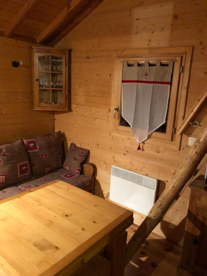 La Cabane A L'Oree Des Bornes Évires Екстериор снимка